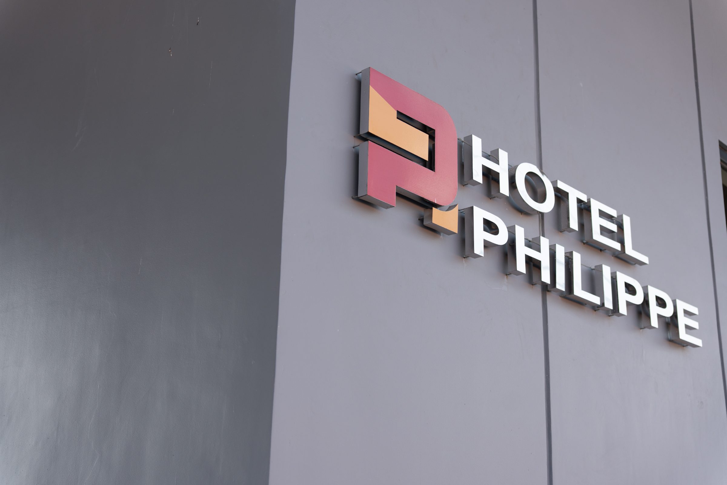 Hotel Philippe lobby